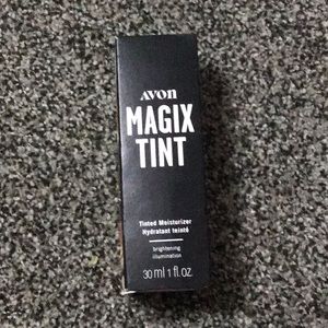 NWT Avon magix tint tinted moisturizer